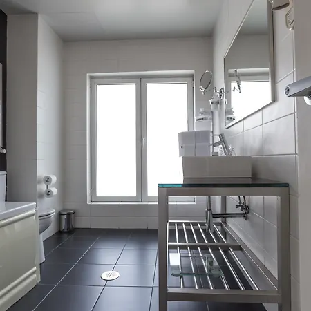 Park View Apartment *