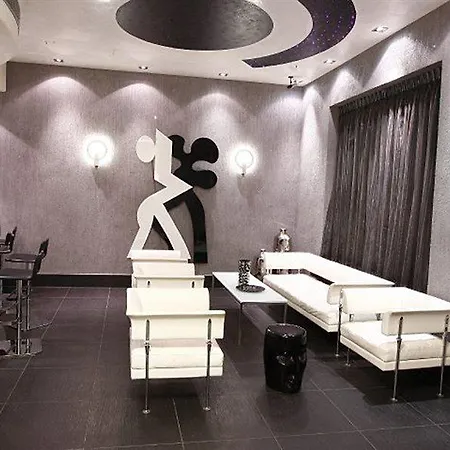 Park View Apartment *